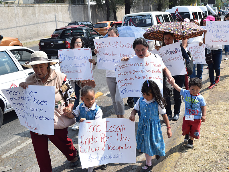 Mujeres de Izcalli marchan en el Día Internacional de la Mujer